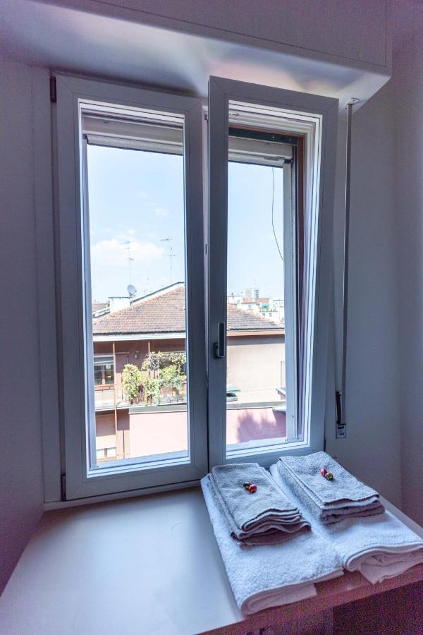 Milan Flat 5 Min From Duomo With Park For Small Cars ภายนอก รูปภาพ